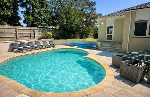 5 Bed House - Pool - Hot Tub - Sauna - Pool Table - Near New Forest and Beach - Sleeps 12 - Photo 78