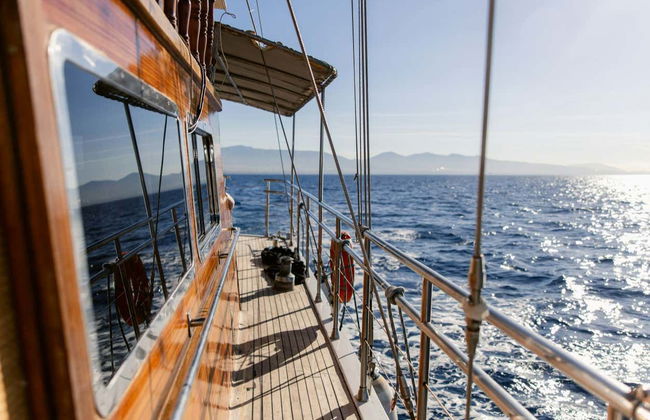 Paseo en barco por la Riviera de Atenas - Foto 2