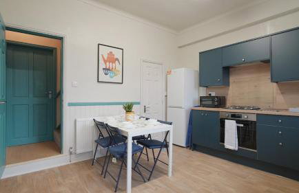 Treeton - Brand New 3 Bed House, FREE Parking & Great for Groups - Hosted by Stay Host Save - Photo 17