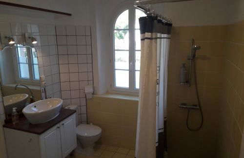 Chez Celine et Philippe appartement dans propriété de charme avec piscine - Foto 18