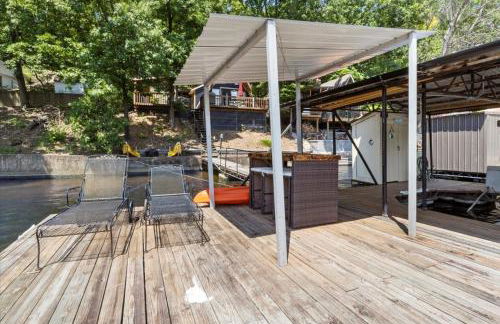 Pet Friendly A Frame w/ Private Dock & Great Lake Views - Foto 47