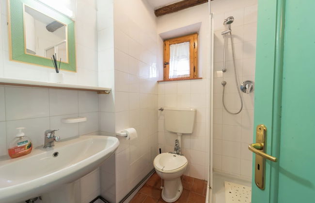 Rustic Chalet With Pool - Photo 8