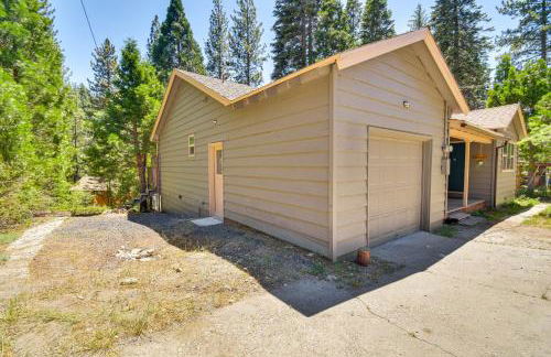 Cozy Retreat with Deck about 2 Mi to Pinecrest Lake! - Foto 35