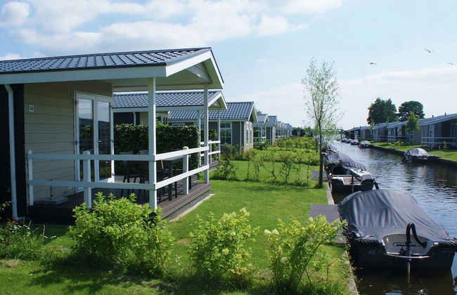 Lakeside Cottage With Boat - Photo 36