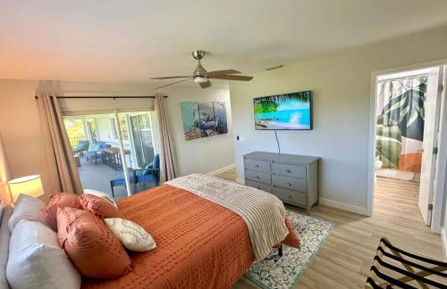 Tranquil Lakeview Home w Porch Bokeelia Retreat - Foto 12