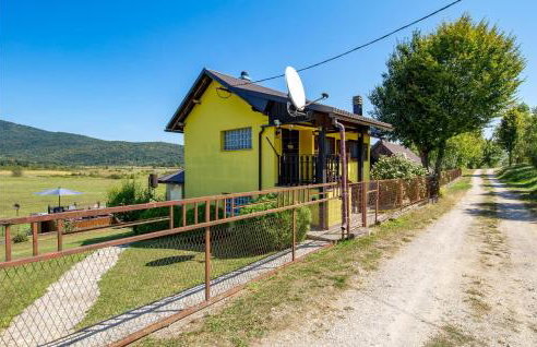 2 Bedroom Beautiful Home In Plaski - Photo 16