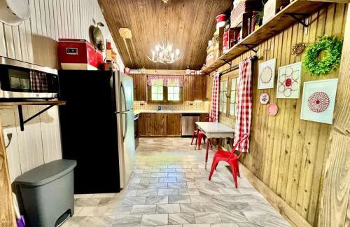 Tranquil Riverfront Cabin Retreat with Wildlife, Trails & Open Skies in Tahlequah, Oklahoma - Foto 31