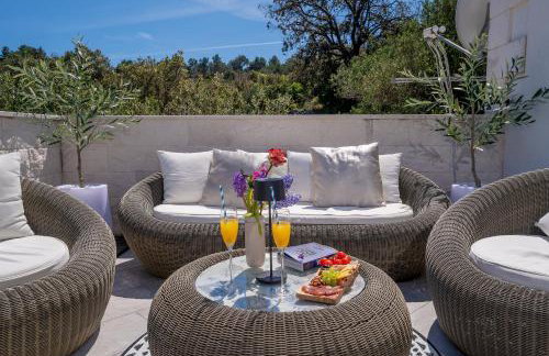 Uniquely designed Villa Ivana with outdoor Jacuzzi nearby the pebble Banje beach at the Island of Solta - Photo 67