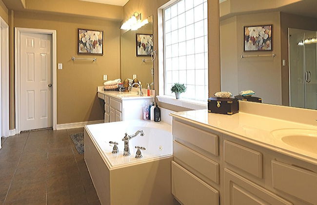 6Bdrm 4.5Bath 8Beds - HOME BIG AS TEXAS - Foto 30