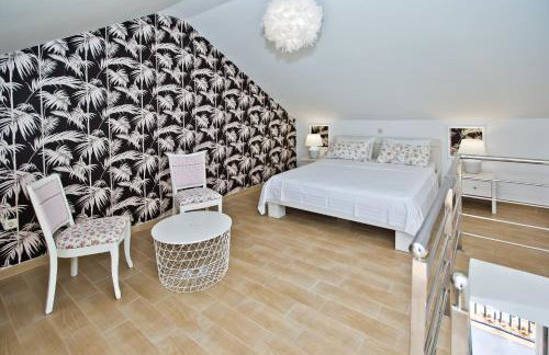 Luxurious Apartments Maslina with Beach - Photo 45