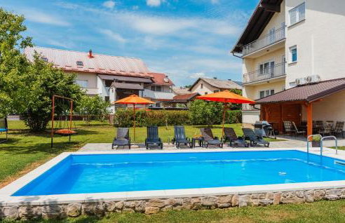 Beautiful Home In Dugo Selo With Wifi - Foto 10