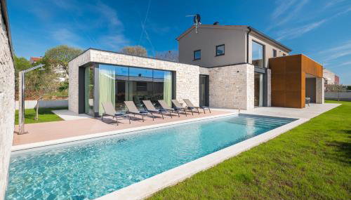 Design Villa Palmeta - Photo 1, Garden, sunbed