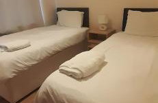 Our Guests Are Royal (EL) Wellingborough - Foto 14