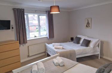 Hereford - Finch House - Modern 4 Bedroom House Located in South Hereford, Dog Friendly With Nearby Countryside, Pool Table, Sleeps up to 10 Guests - Hosted by RENTMYHOUSE - Foto 41