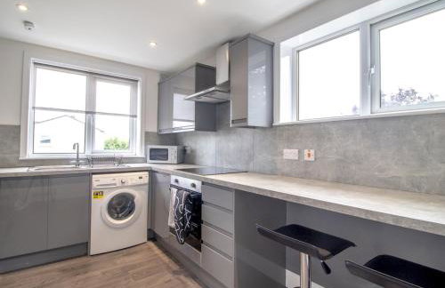 Renfrew Town Centre Easy Link to Glasgow City - Pass the Keys - Foto 13