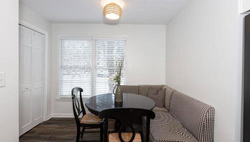 Group Getaway 6BR Near Fort Benning Huge Kitchen Private Yard - Foto 4