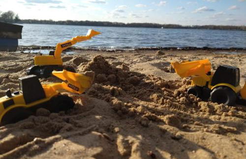 Stunning Lake Home w arcade and huge deck - Foto 61