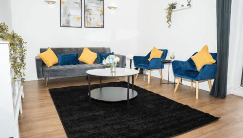 Stylish 3 bed house with free parking - Foto 2