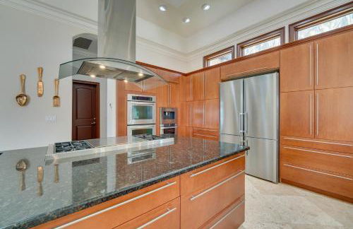 Groveland Home with Pool Luxurious Lakefront Oasis! - Foto 7