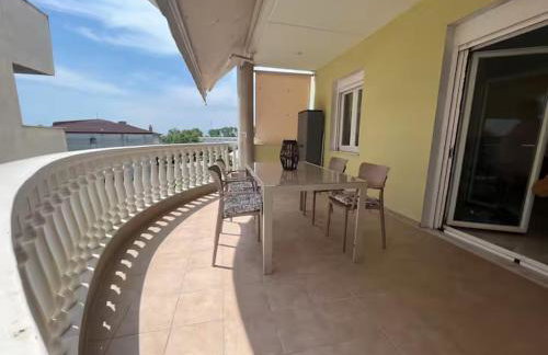 King George - Photo 8