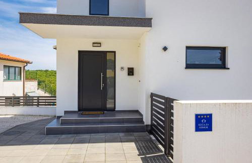 Villa Angie near Pula for 10 persons with private heated pool & kids playground - Foto 45