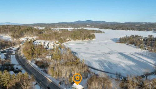 Winnisquam Landing Lakefront Firepit Deck - Foto 1