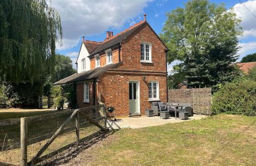 The Cottage, Marlow - Photo 48