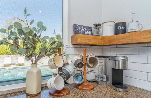 GAMEROOM, King Beds, Movie Projector, Heated Saltwater Pool, Golf and Games! - Foto 34