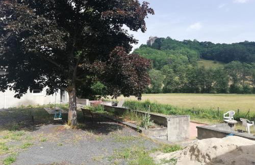 Grand gite 14 personnes ,cour ,salle de jeux, proche du village , commerces - Photo 12