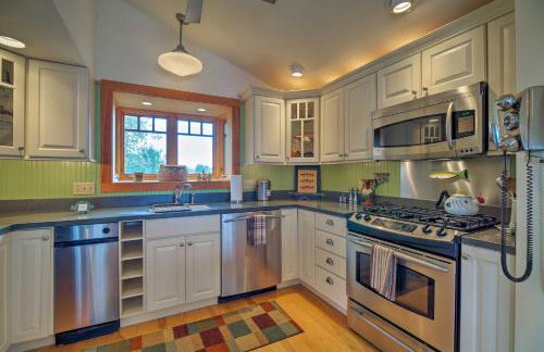 Lake Champlain Cottage with Private Deck and Fire Pit! - Foto 7