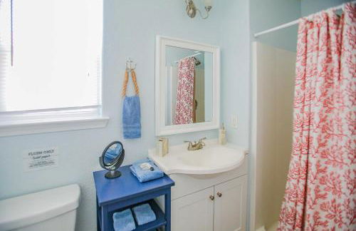 Walk to Shore and Eats Surfside Beach Gem with Deck - Photo 15