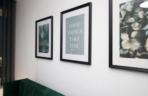 New Cardiff Bloc Exclusive Apartments By Prime Stays - Shops and Parking - Great for Groups and Families - Foto 68