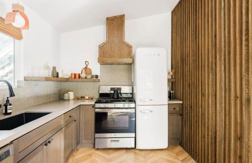 Modern Designer Cabin, Newly Renovated, EV Charger, Arcade, Kids Bunkbed, Minutes to Lake Arrowhead and Lake Gregory - Foto 26