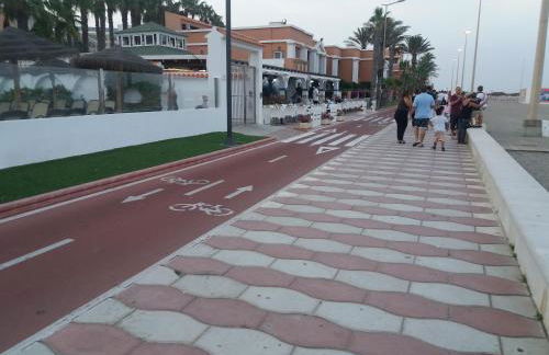 Sol todo el año en Roquetas de Mar - Foto 22