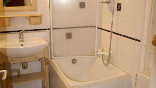 Studio fonctionnel au pied des pistes avec balcon - FR-1-557-94 - Foto 2