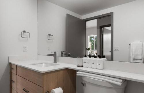 Kirkland 1br w wd nr groceries shopping SEA-685 - Photo 12