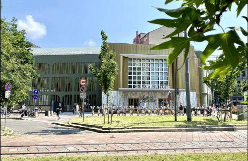 Wonderful downtown apartment-HD NETFLIX, KING-SIZE BED, two minutes' walk from metro - Foto 21