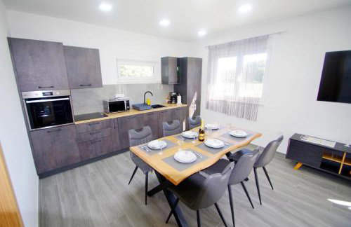 Villa with private pool in village Šišan - Foto 36