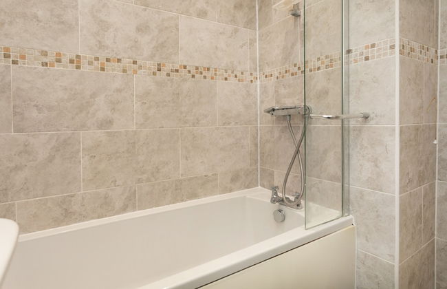 Nottingham Top Serviced Home - Photo 35