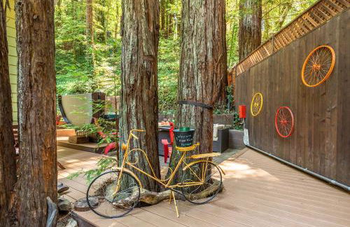 Vino Velo Retreat! Redwoods! Hot Tub!! Fire Table!! BBQ!! Game Room!! Fast WiFi!! Dog Friendly!! - Foto 6