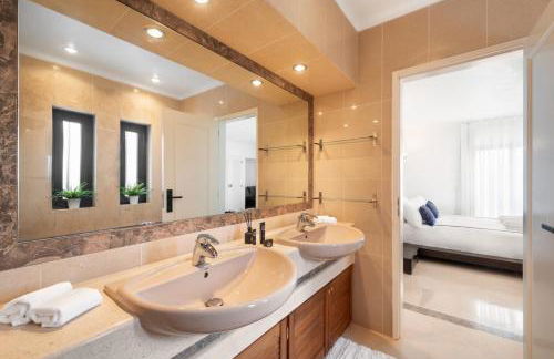 Seafront View next to the famous “Benagil Caves” - Foto 24