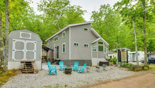 Walk to Lake Beaches Cabin with Patio in Belmont! - Foto 1