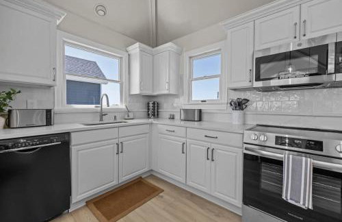 Blue Moon - LUX Oceanfront Pool Hot Tub Theater - Photo 21