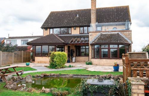 Dog-Friendly Country Home, Woodburner, Private Fields & Hot Tub! - Photo 71