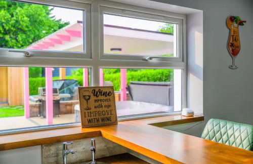 Lilys Pink House - Photo 48