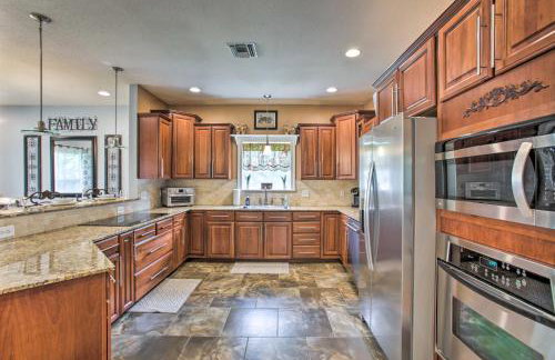 Waveland Family House, 4-Minute Drive to the Beach - Foto 8