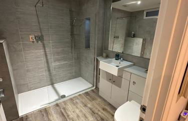 Luxury Moffat Apartment - High End Furnishing - Foto 9