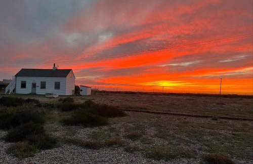 Charming original fishermans cottage on Dungeness beach - Photo 2