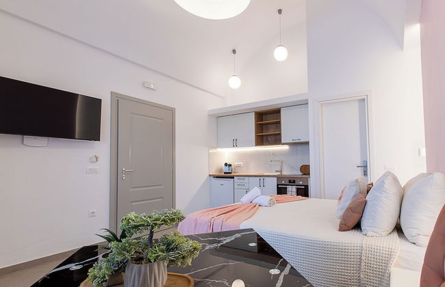 Santorini Villatzio Suites - Photo 17