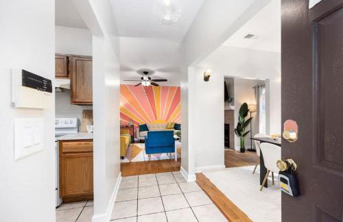 Your UF Getaway: 1 Block from Campus - 4 BD Haven - Foto 27